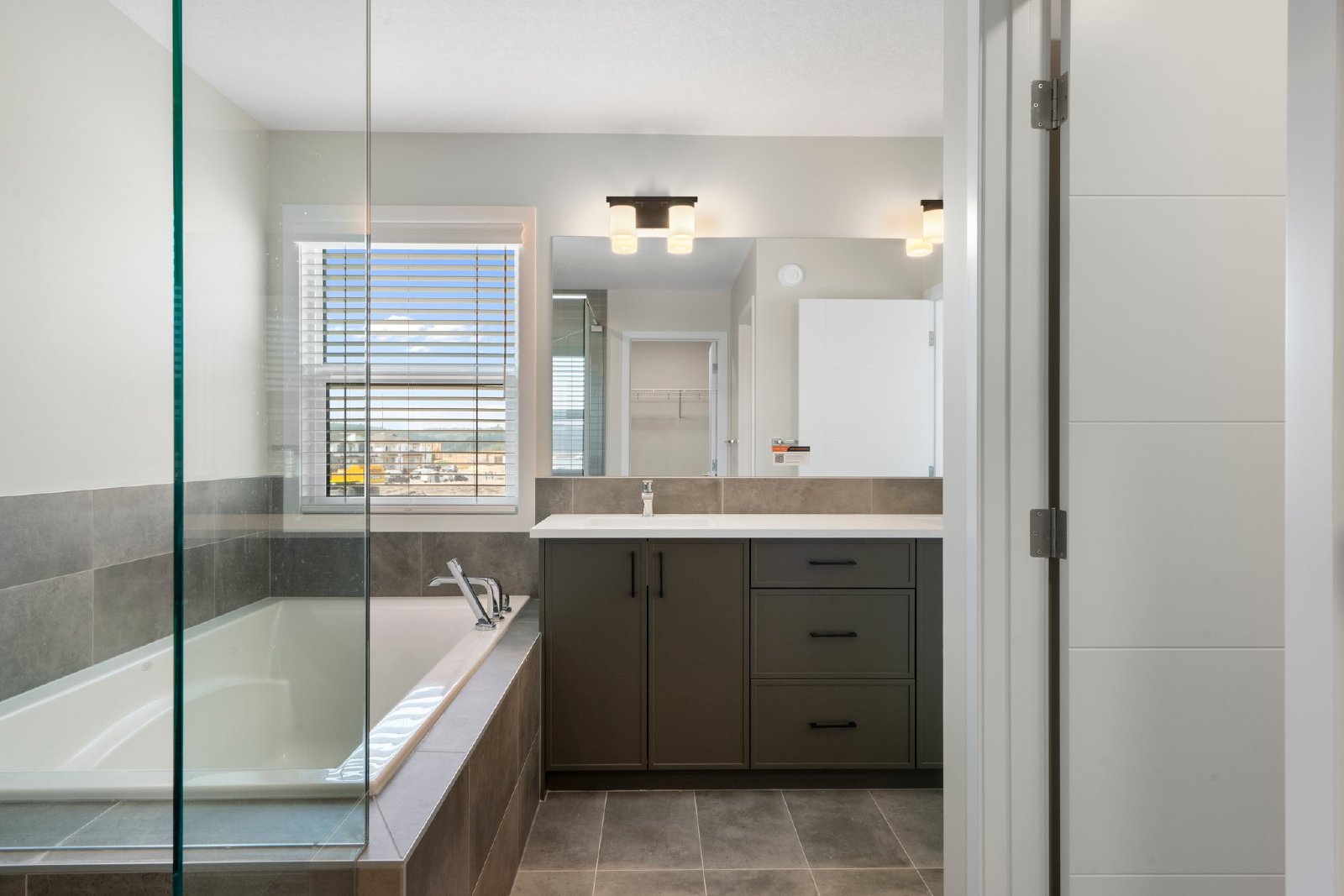 ROCKLAND PARK - BRAND NEW - TWO STOREY - FOUR BEDROOMS property image