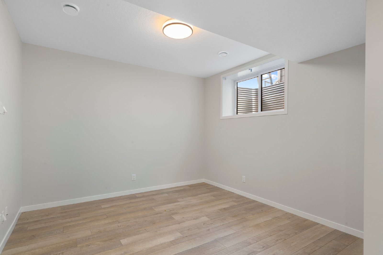 ROCKLAND PARK - BRAND NEW - TWO STOREY - FOUR BEDROOMS property image