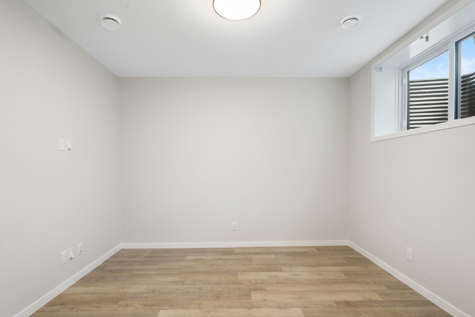 ROCKLAND PARK - BRAND NEW - TWO STOREY - FOUR BEDROOMS property image