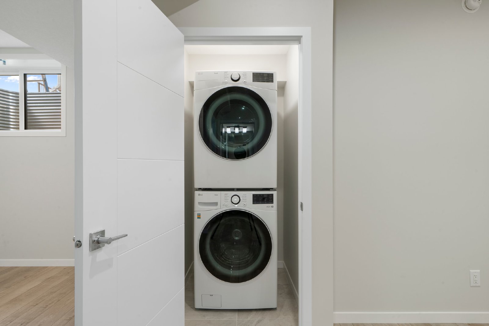 ROCKLAND PARK - BRAND NEW - TWO STOREY - FOUR BEDROOMS property image