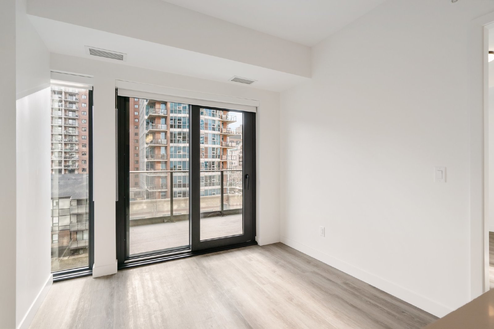 DOWNTOWN - FIRST AND PARK - TWO BED-TWO BATH property image