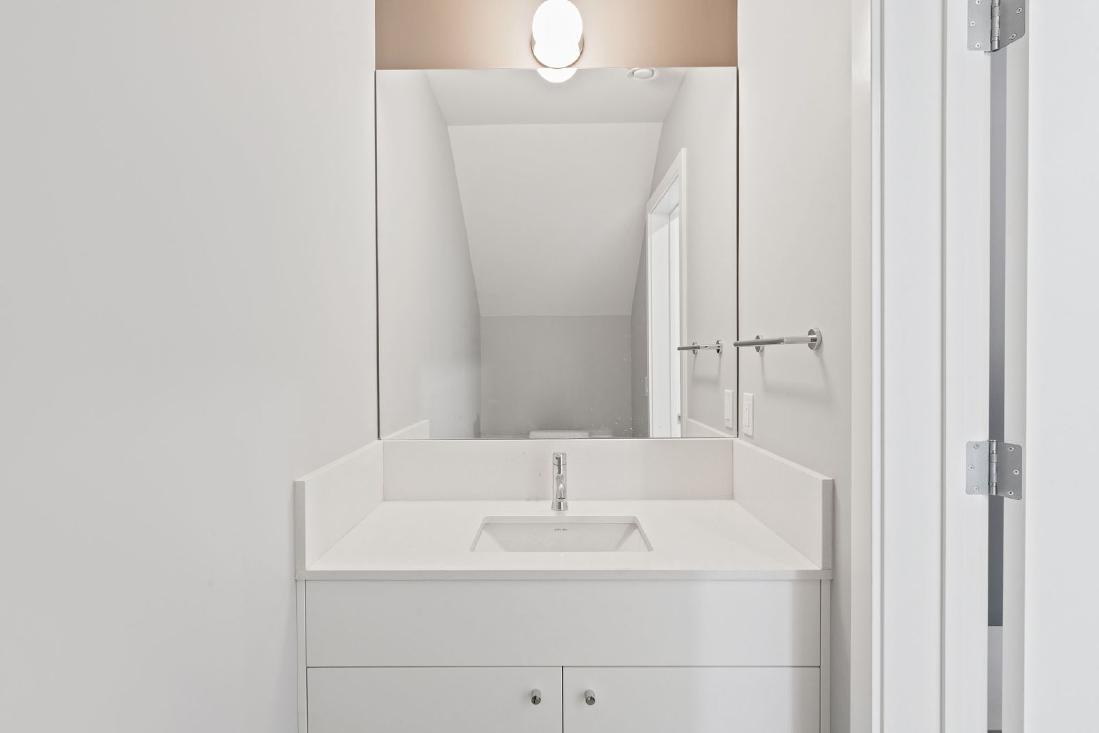 RAMSAY - URBAN CHIC TOWNHOUSE - MOVE IN READY property image