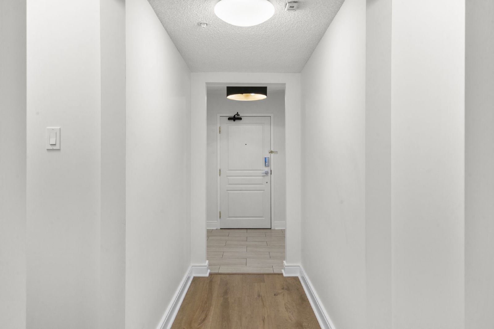 PRINCE'S ISLAND ESTATES - THREE BEDROOM EXECUTIVE FULLY RENOVATED SUIT property image