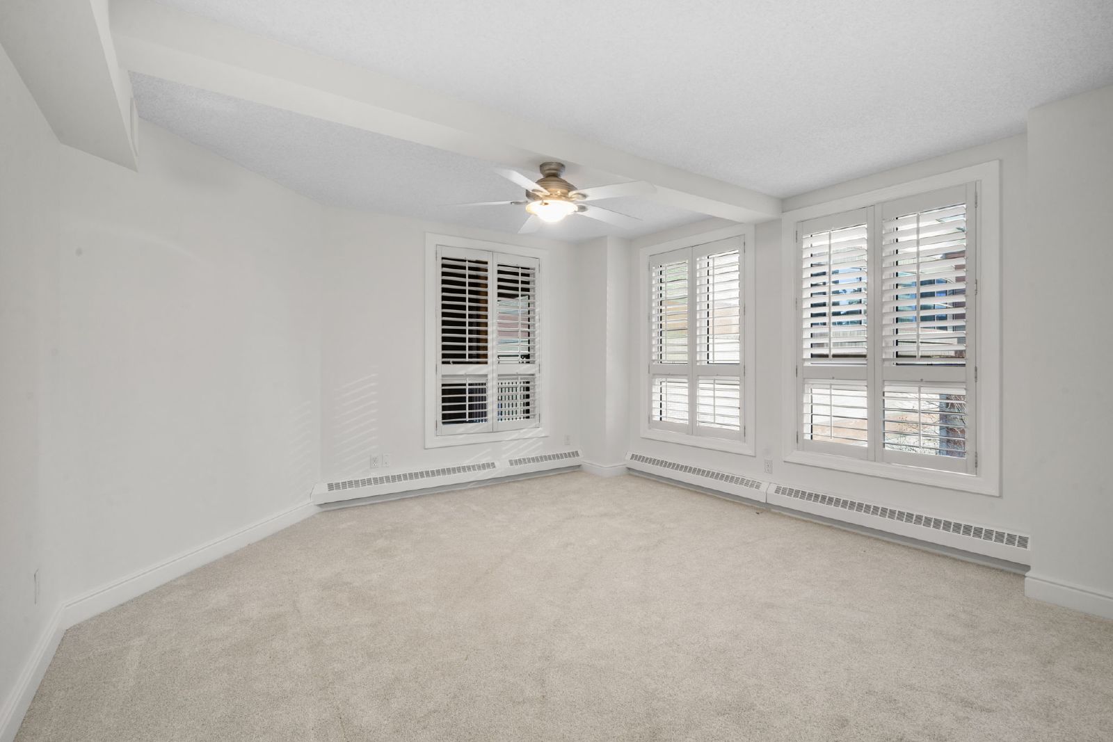 PRINCE'S ISLAND ESTATES - THREE BEDROOM EXECUTIVE FULLY RENOVATED SUIT property image