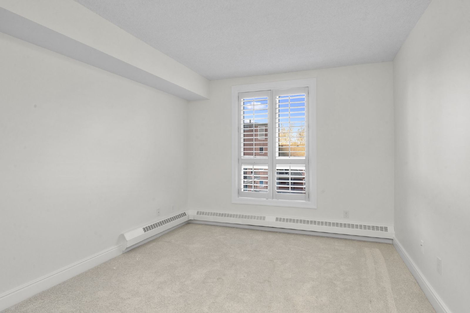 PRINCE'S ISLAND ESTATES - THREE BEDROOM EXECUTIVE FULLY RENOVATED SUIT property image