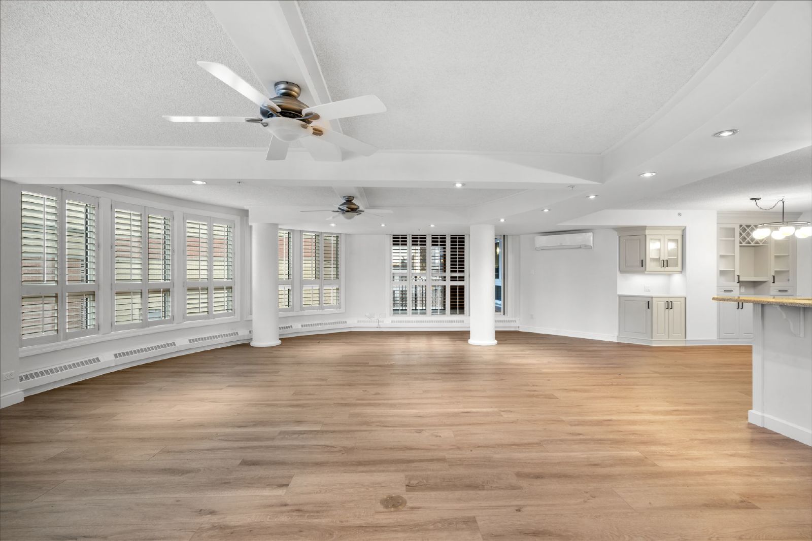 PRINCE'S ISLAND ESTATES - THREE BEDROOM EXECUTIVE FULLY RENOVATED SUIT property image