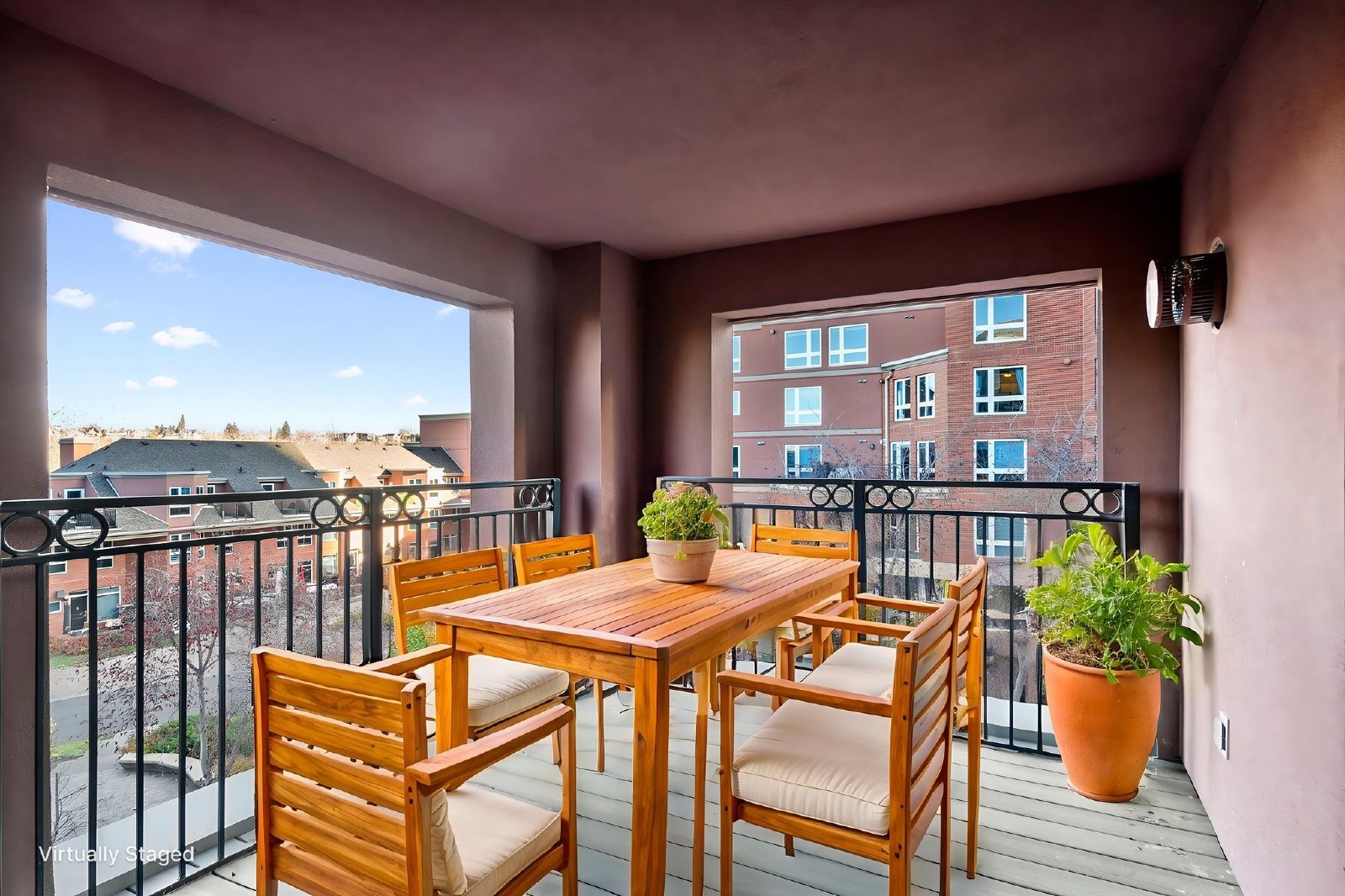 PRINCE'S ISLAND ESTATES - THREE BEDROOM EXECUTIVE FULLY RENOVATED SUIT property image