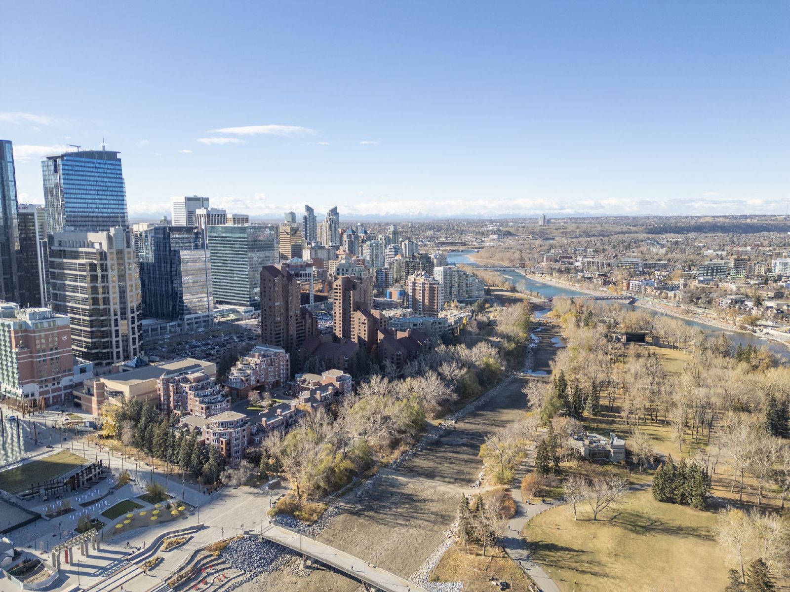 PRINCE'S ISLAND ESTATES - THREE BEDROOM EXECUTIVE FULLY RENOVATED SUIT property image