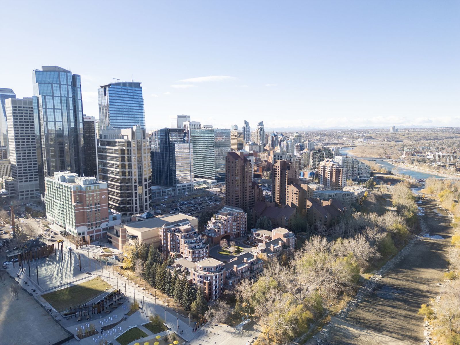 PRINCE'S ISLAND ESTATES - THREE BEDROOM EXECUTIVE FULLY RENOVATED SUIT property image