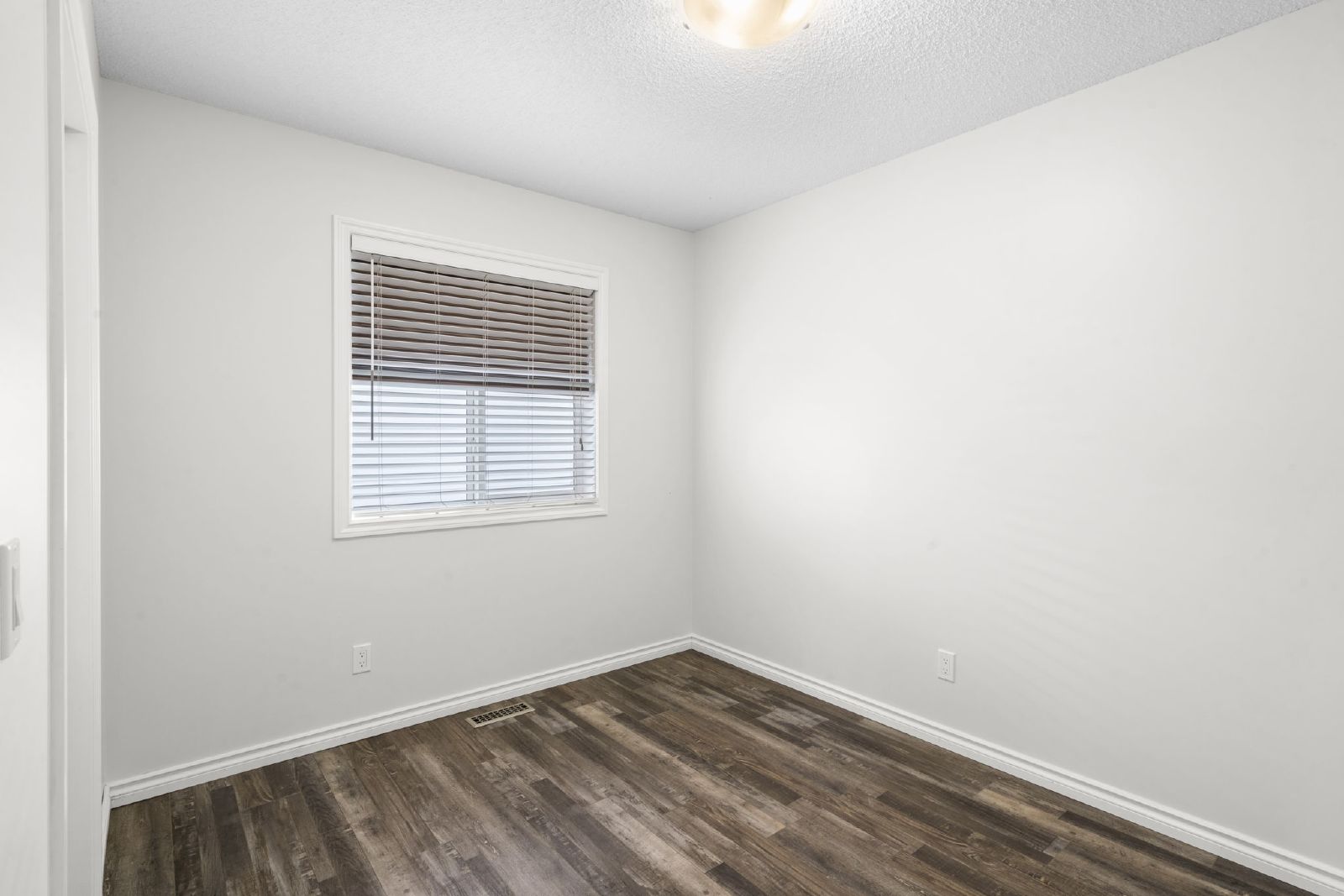 OKOTOKS - THREE BEDROOM TWO STOREY HOUSE property image