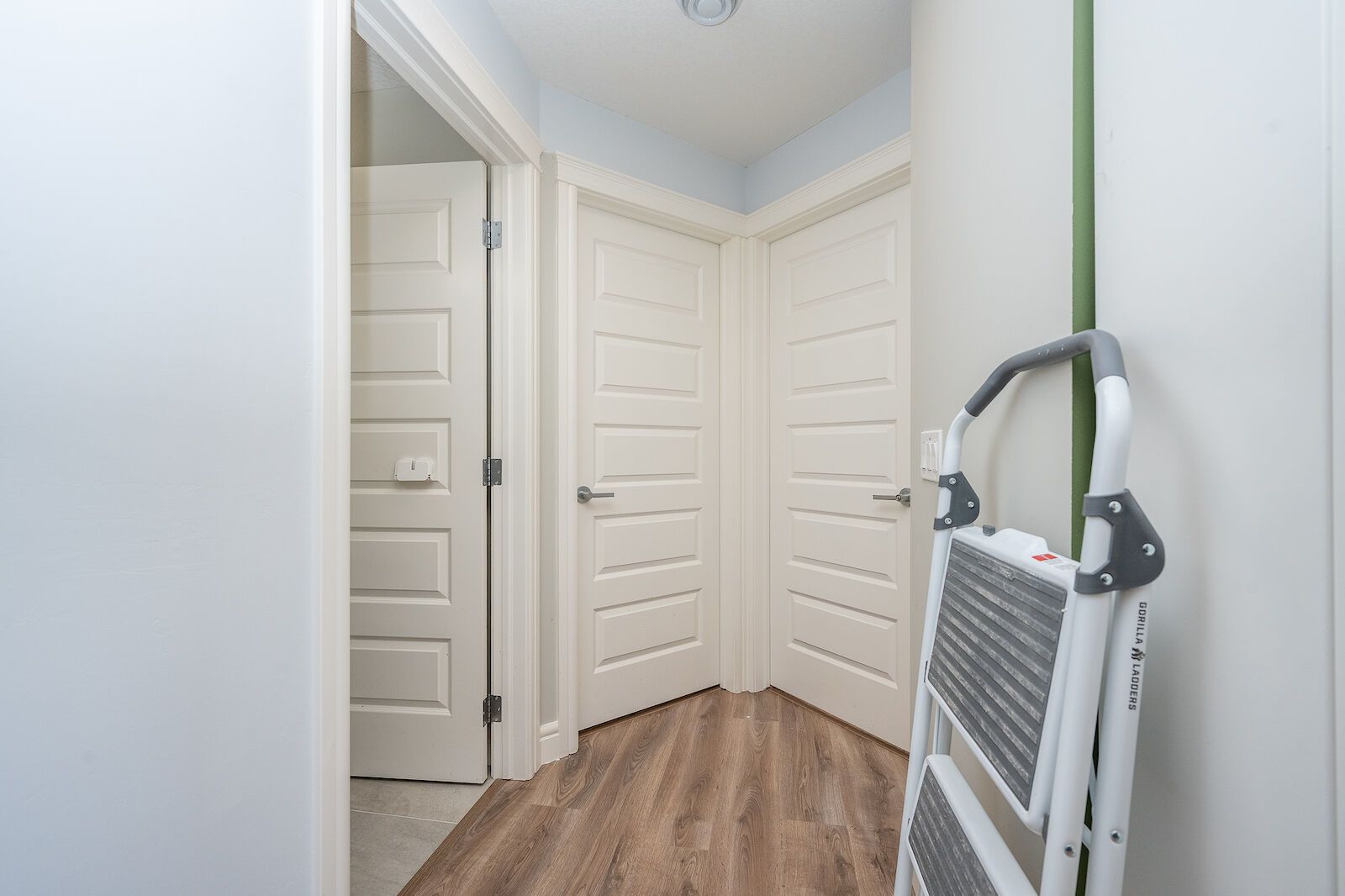 SETON - Bright & Modern 1-Bedroom + Den Townhouse property image