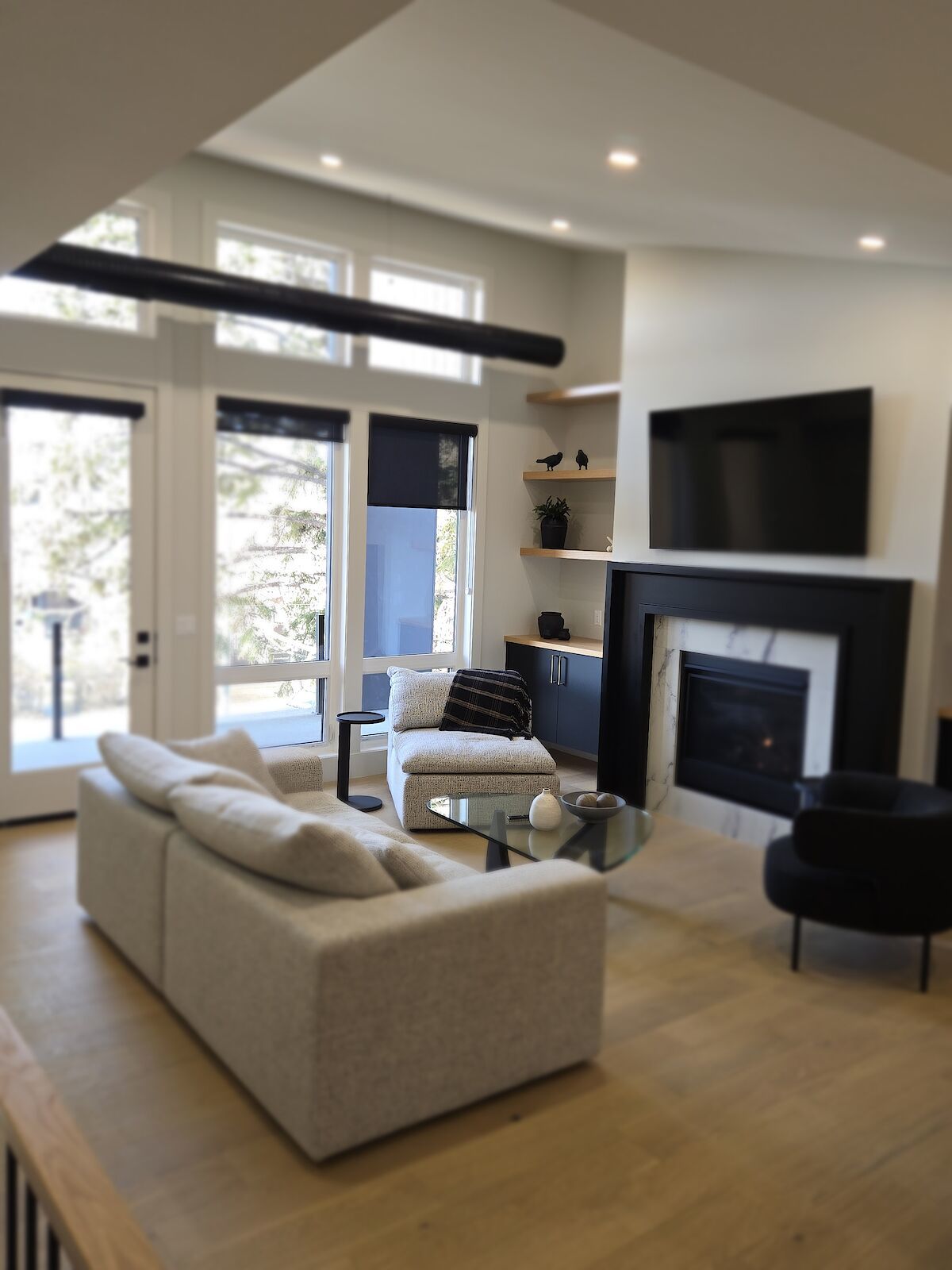 KILLARNEY - FURNISHED LUXURY BOUTIQUE TOWNHOUSE, 2 BEDROOM, 2 BATH property image