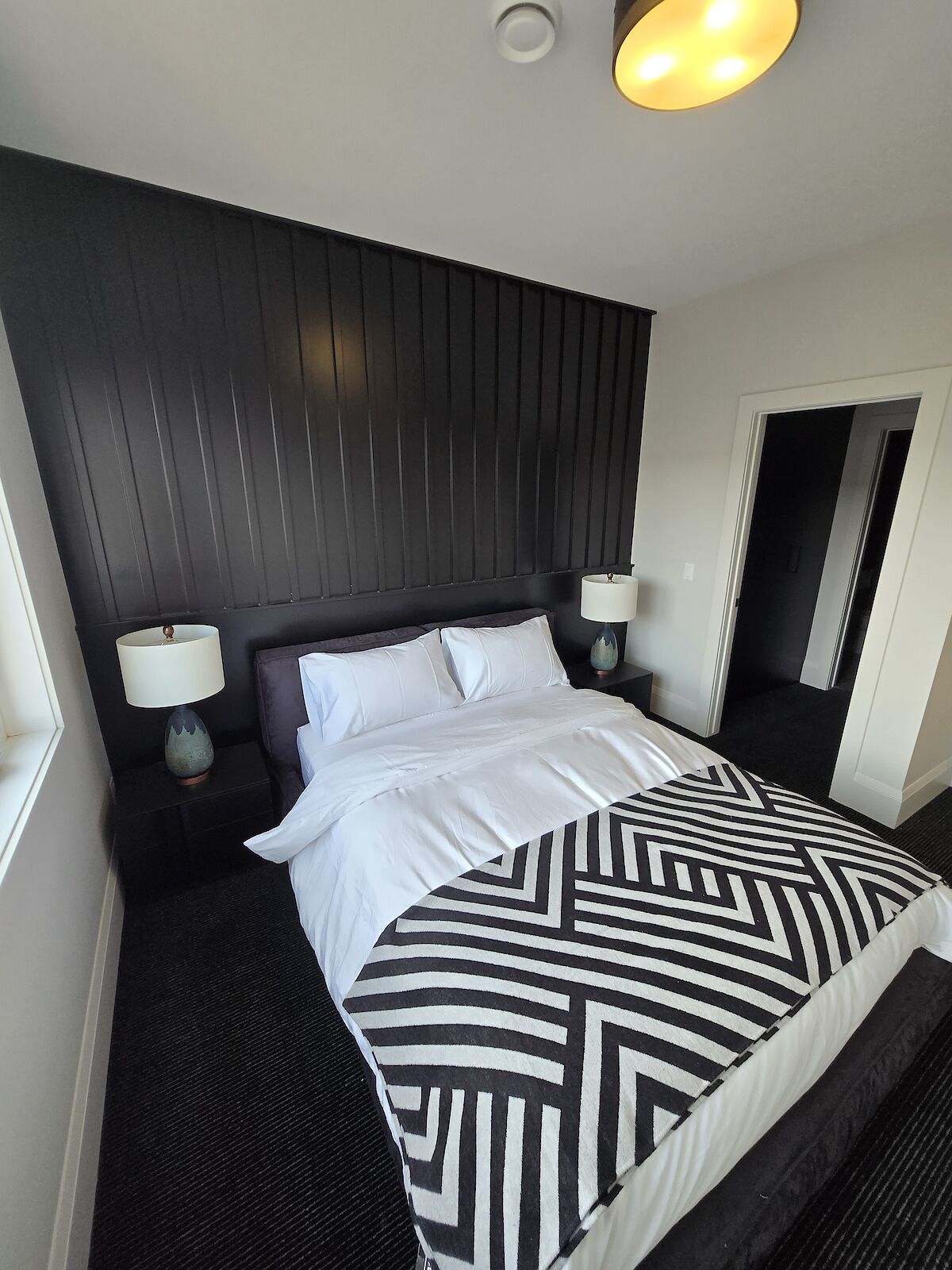 KILLARNEY - FURNISHED LUXURY BOUTIQUE TOWNHOUSE, 2 BEDROOM, 2 BATH property image