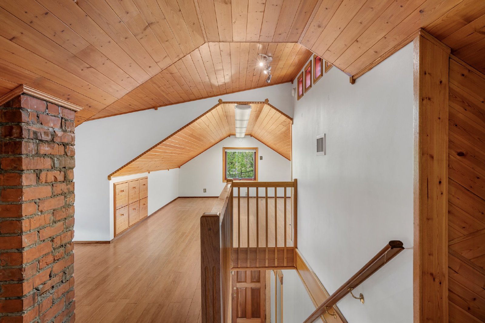 SUNALTA - CHARMING CENTURY HOME IN SUNALTA property image