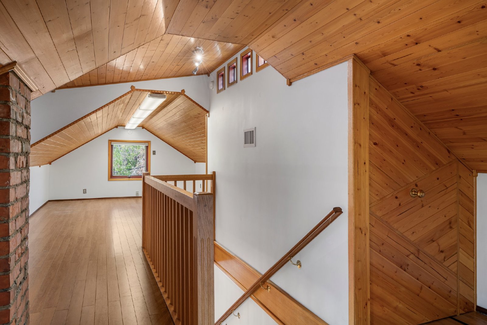 SUNALTA - CHARMING CENTURY HOME IN SUNALTA property image