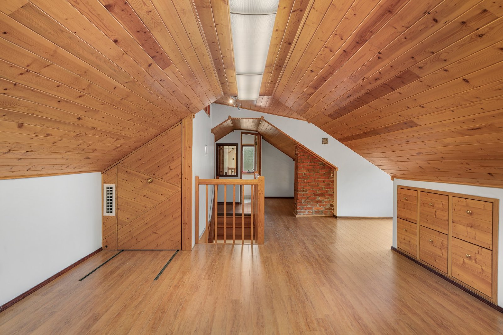 SUNALTA - CHARMING CENTURY HOME IN SUNALTA property image