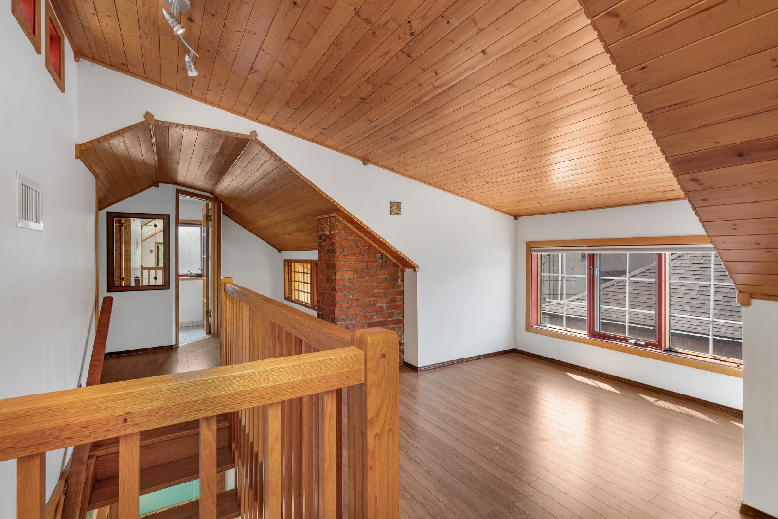 SUNALTA - CHARMING CENTURY HOME IN SUNALTA property image