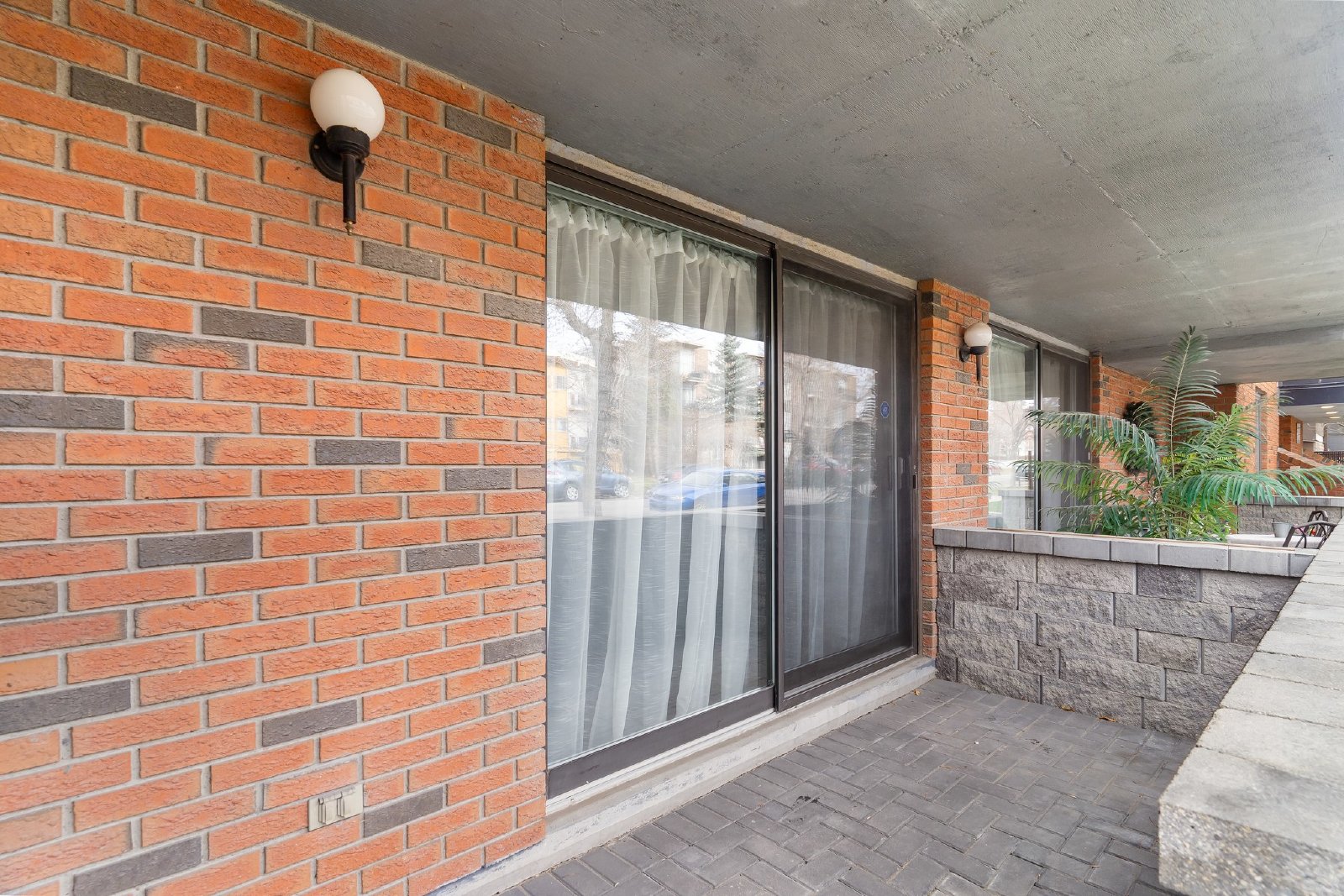 CRESCENT HEIGHTS - One Bed - Main Floor- Underground parking included property image