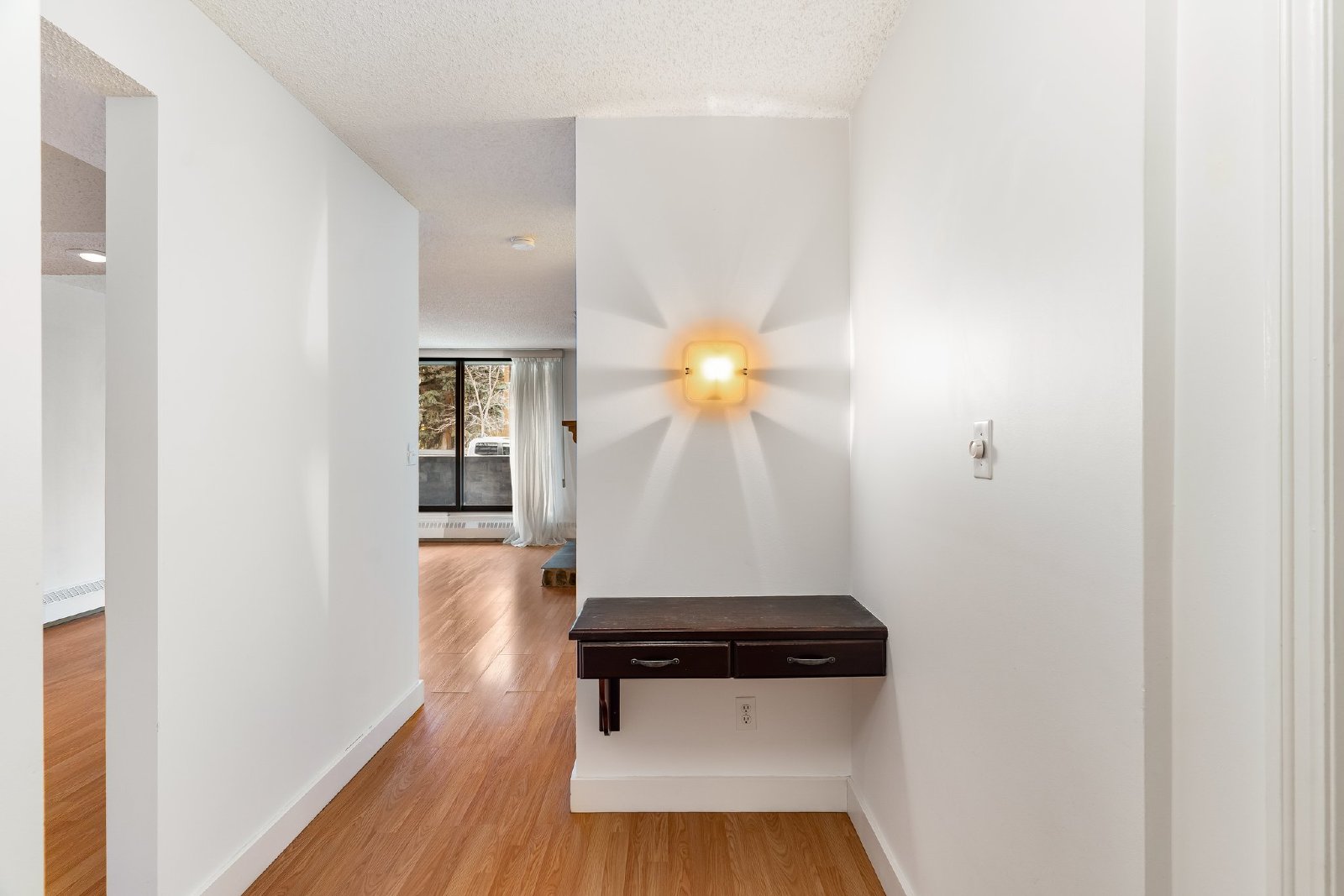 CRESCENT HEIGHTS - One Bed - Main Floor- Underground parking included property image