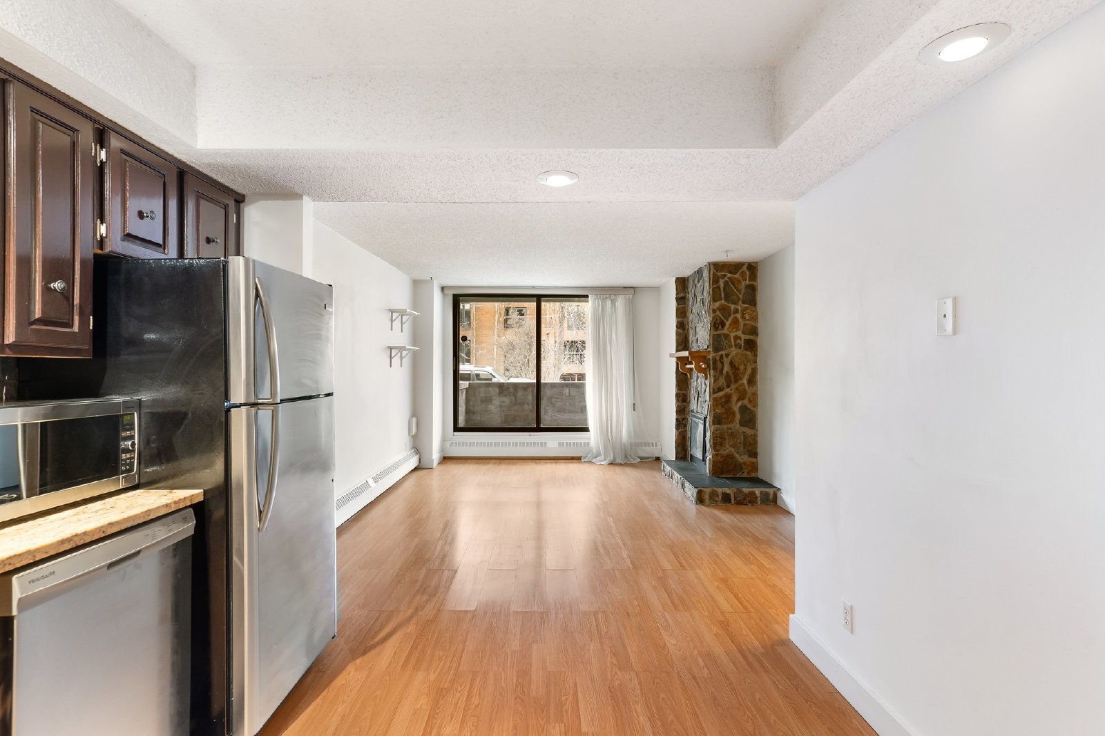 CRESCENT HEIGHTS - One Bed - Main Floor- Underground parking included property image