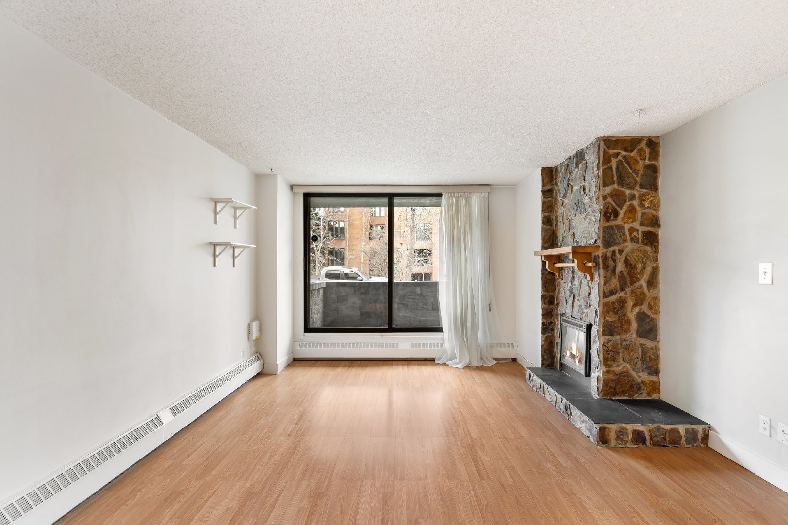 CRESCENT HEIGHTS - One Bed - Main Floor- Underground parking included property image