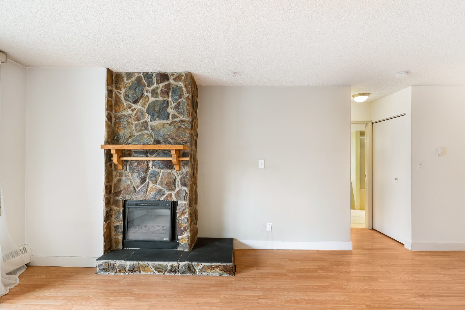 CRESCENT HEIGHTS - One Bed - Main Floor- Underground parking included property image