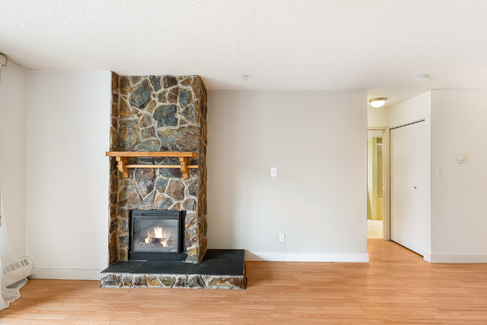 CRESCENT HEIGHTS - One Bed - Main Floor- Underground parking included property image