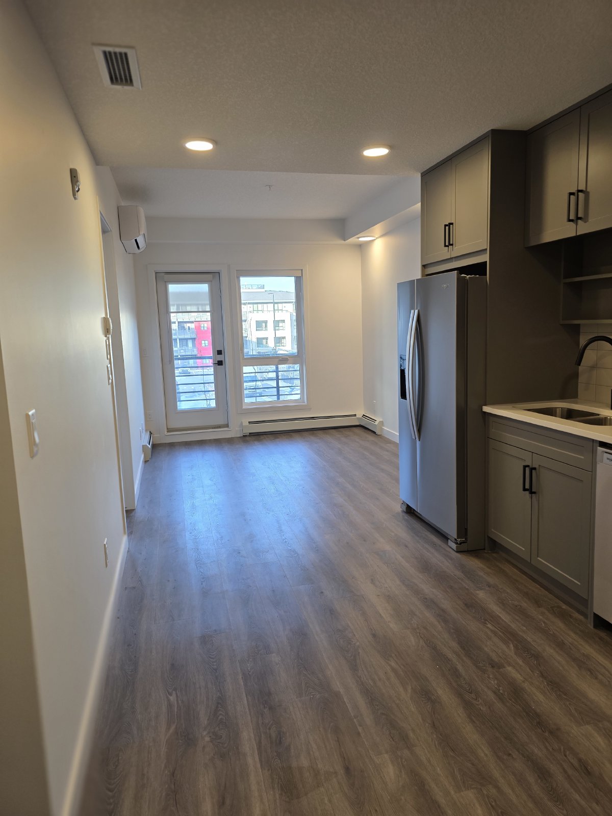 LIVINGSTON - BRAND NEW ONE BEDROOM, ONE BATH CONDO property image