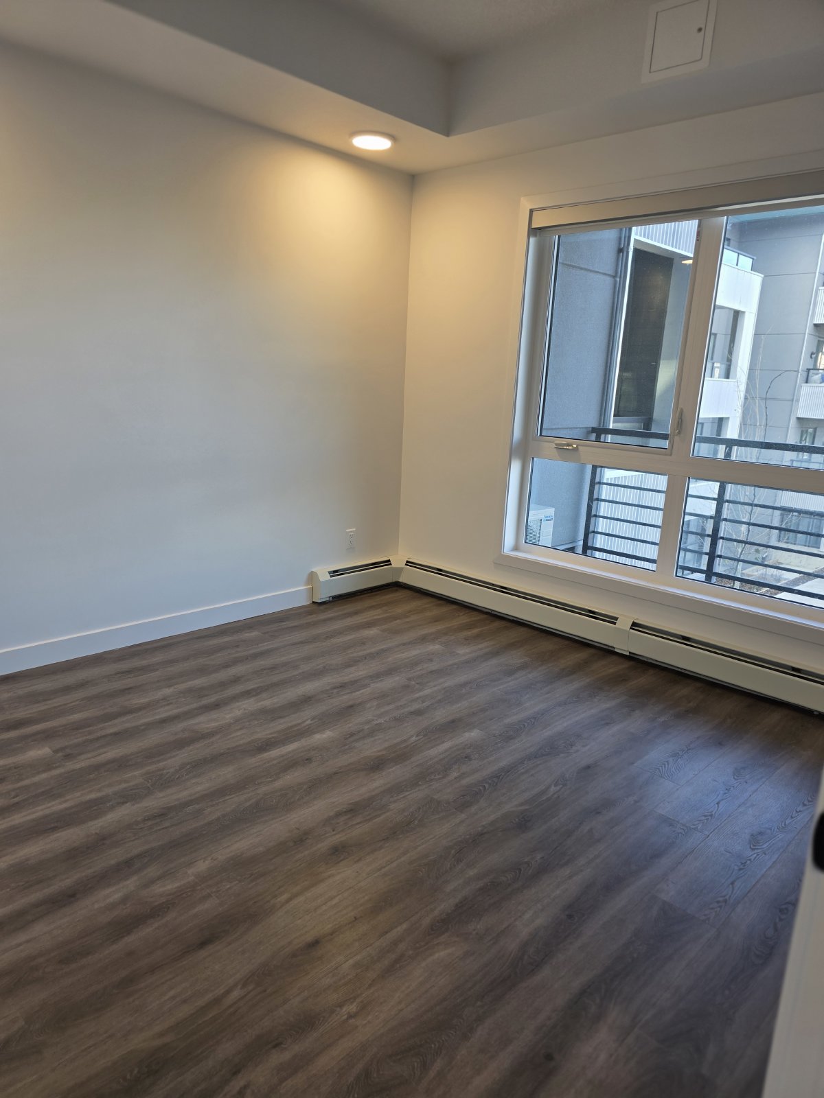 LIVINGSTON - BRAND NEW ONE BEDROOM, ONE BATH CONDO property image