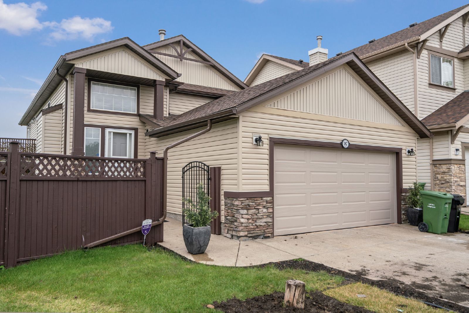 PANORAMA HILLS -HOUSE WITH 3 BEDROOMS AND GARAGE - BASEMENT AVAILABLE property image