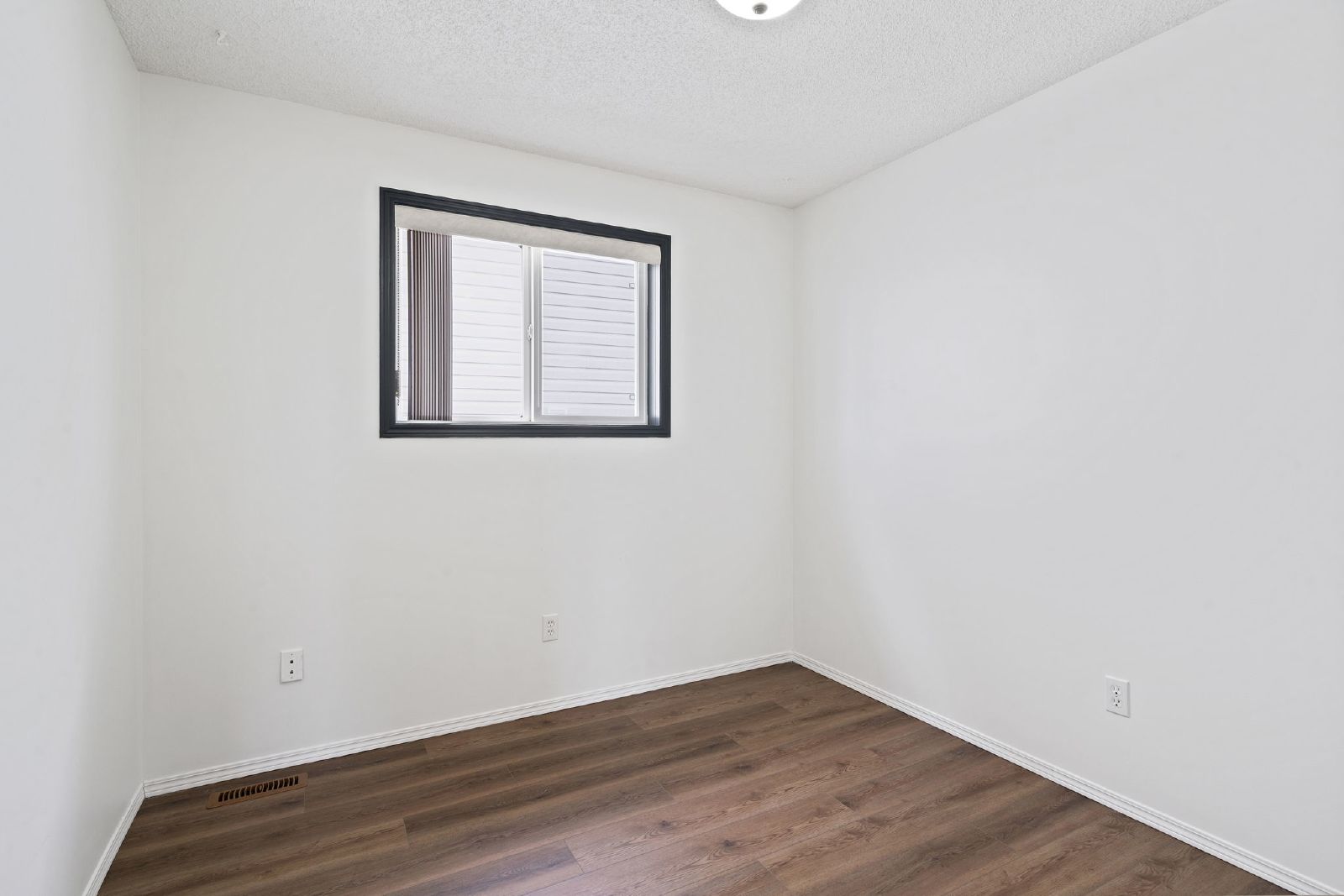 PANORAMA HILLS -HOUSE WITH 3 BEDROOMS AND GARAGE - BASEMENT AVAILABLE property image