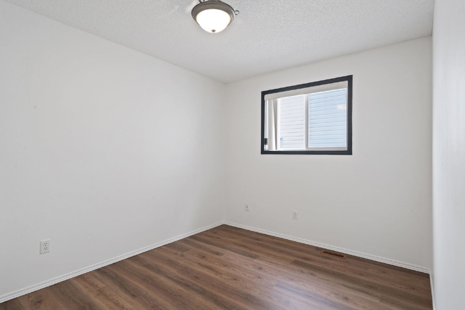 PANORAMA HILLS -HOUSE WITH 3 BEDROOMS AND GARAGE - BASEMENT AVAILABLE property image