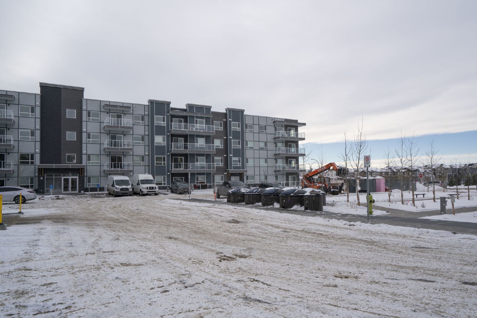 114, 40 Carrington Plaza NW - 114 property image