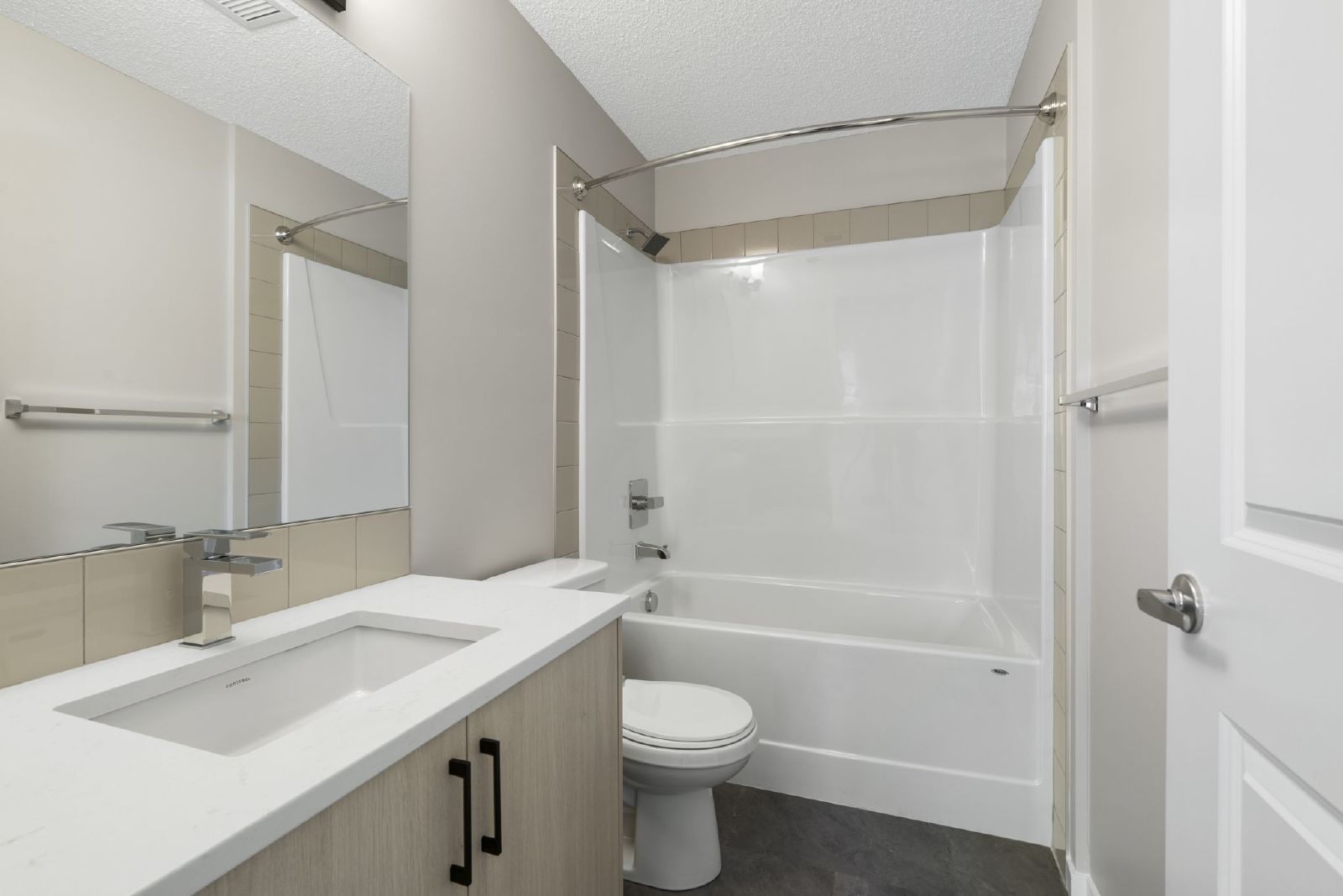 114, 40 Carrington Plaza NW - 114 property image