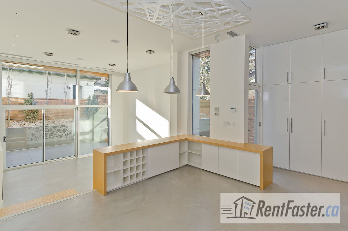 2107 27 Ave SW - - property image