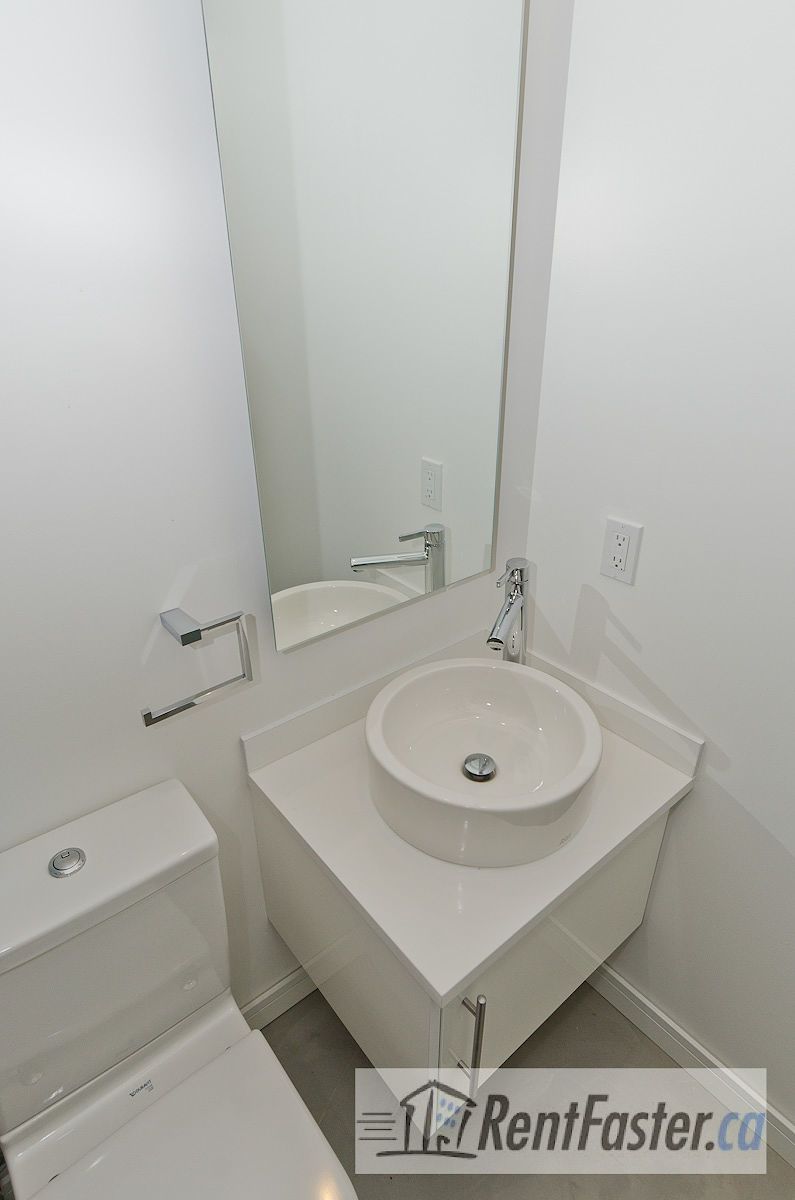 2107 27 Ave SW - - property image
