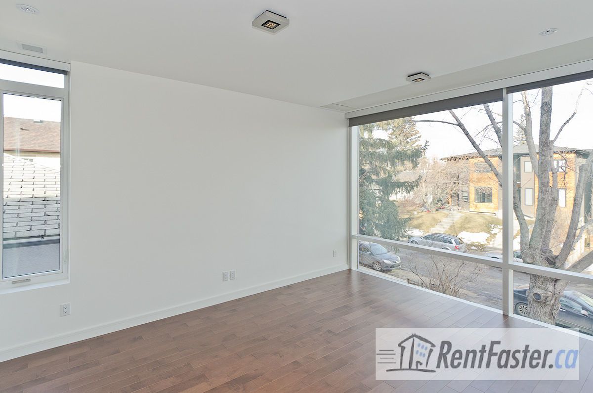 2107 27 Ave SW - - property image