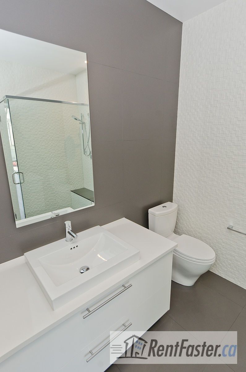 2107 27 Ave SW - - property image