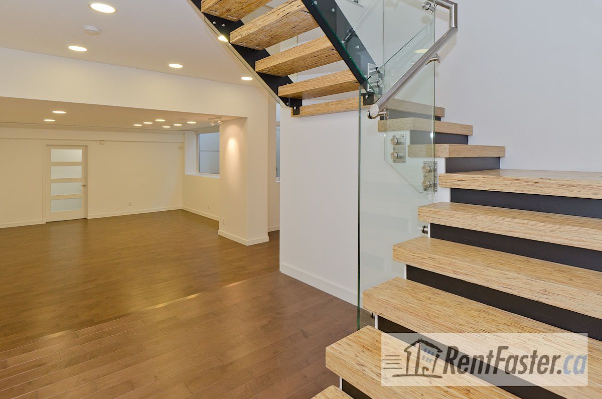 2107 27 Ave SW - - property image