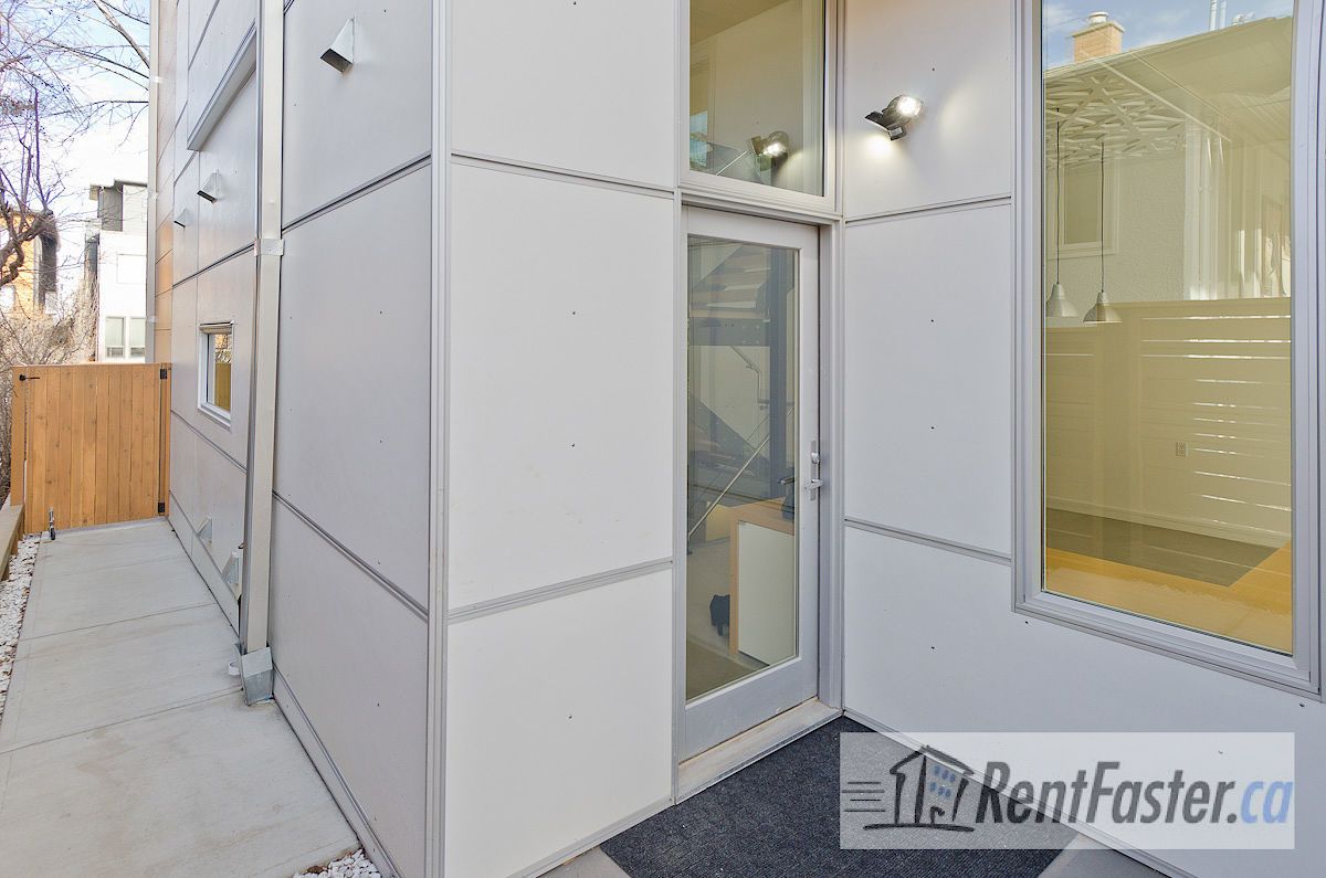 2107 27 Ave SW - - property image