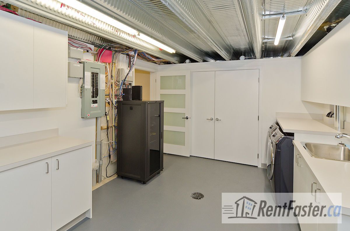 2107 27 Ave SW - - property image