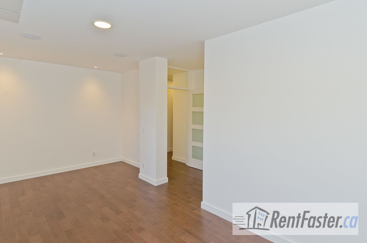 2107 27 Ave SW - - property image