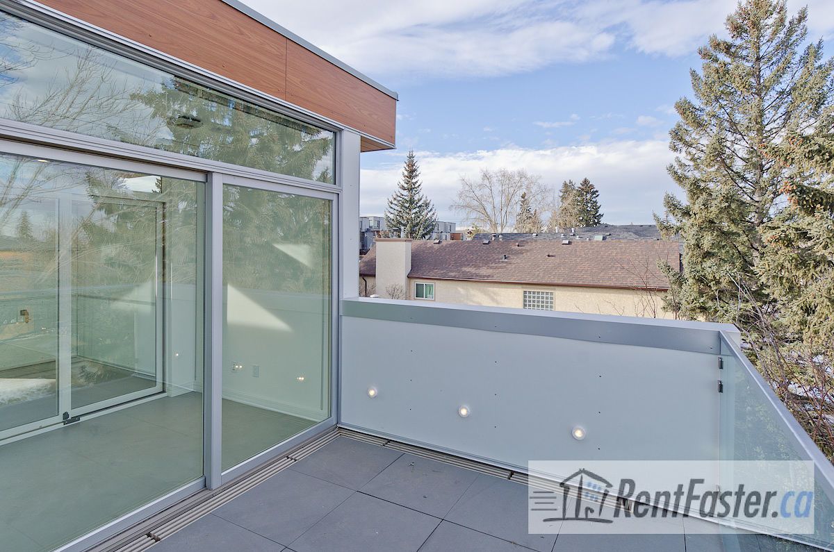 2107 27 Ave SW - - property image