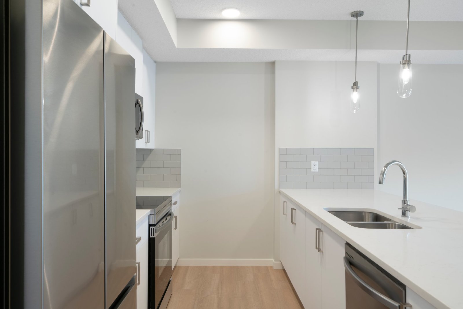 2404, 33 Carringham Gate NW - 2404 property image