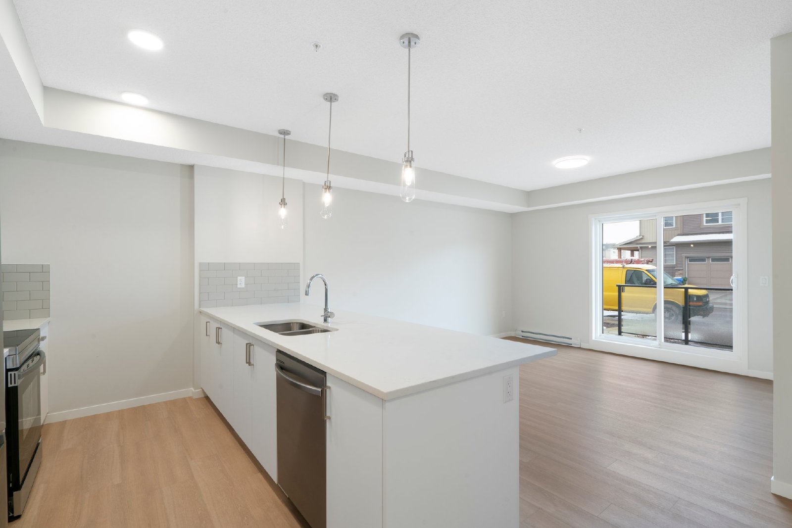 2404, 33 Carringham Gate NW - 2404 property image