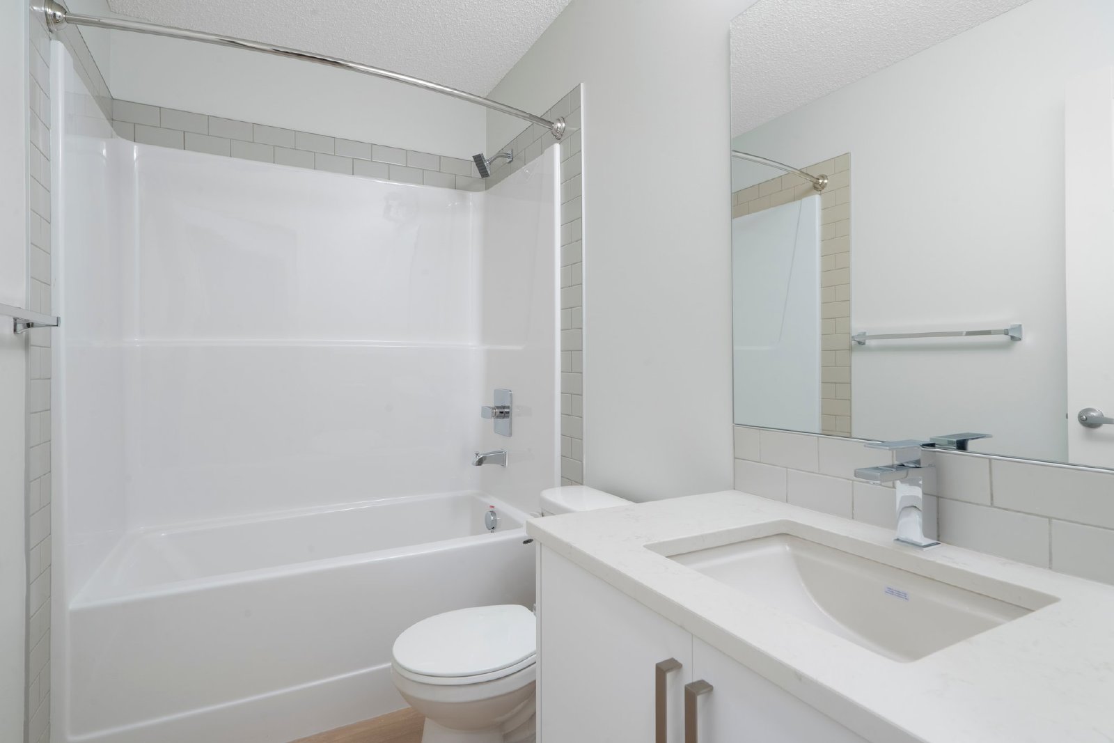 2404, 33 Carringham Gate NW - 2404 property image