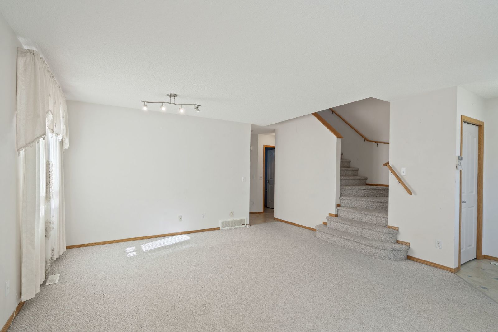 179 Taravista Street NE - 1 property image