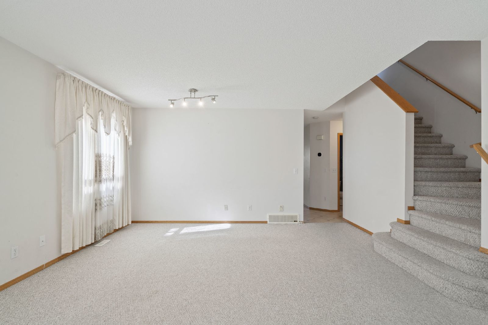 179 Taravista Street NE - 1 property image